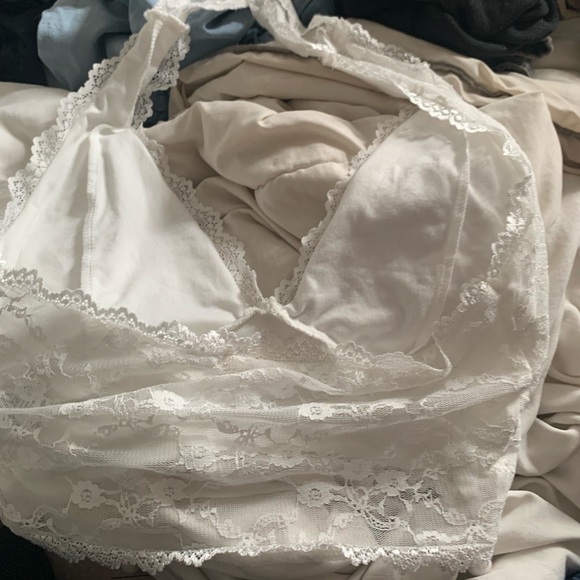 White around the neck shein top - Picture 2 of 3